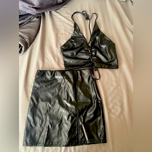 Black faux leather set - Picture 1 of 1